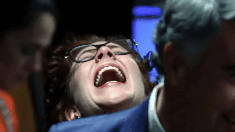 Carla Zambelli permanece presa na Itália; laudo descarta risco à saúde na prisão