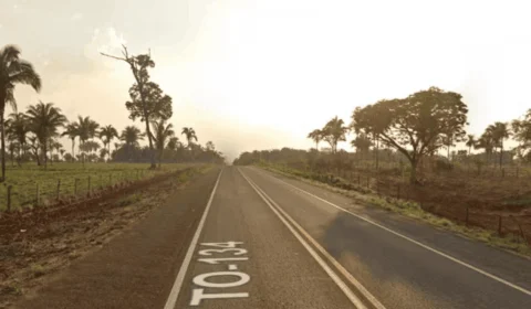 Homem morre atropelado na TO-134; moto que ele empurrava foi usada em assalto