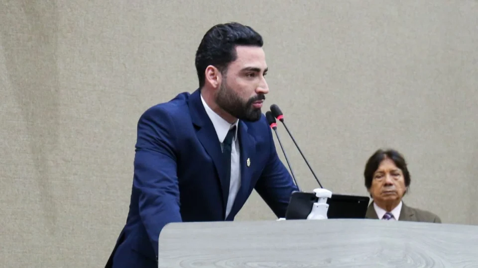 Eurico Tavares se manifesta sobre a CPI do Asfalta Manaus: ‘não conta com a minha assinatura’