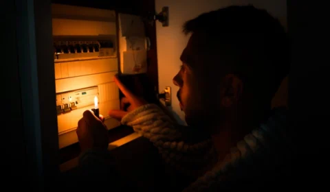 Apagão em Manaus: Amazonas Energia informa que 78% do serviço já foi normalizado