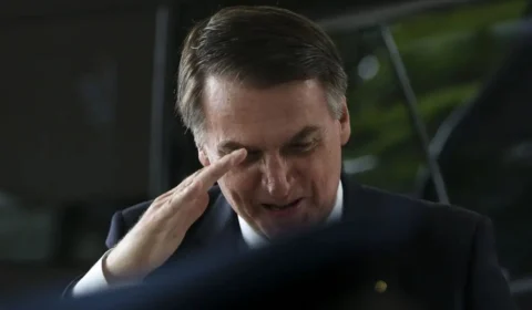 Rascunho de asilo a Argentina: Bolsonaro pedia urgência e dizia temer prisão iminente