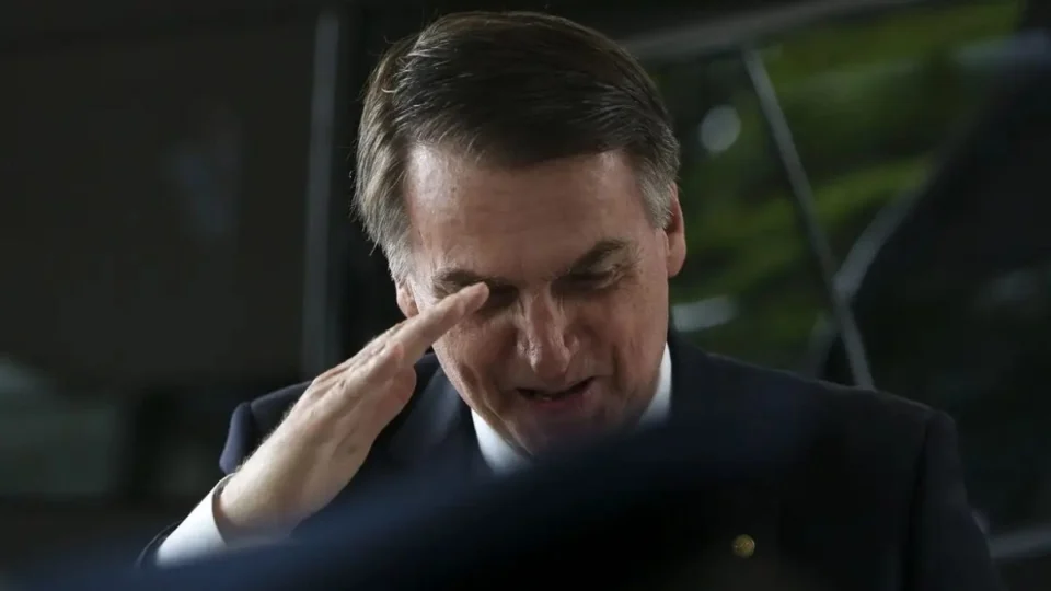 Rascunho de asilo a Argentina: Bolsonaro pedia urgência e dizia temer prisão iminente