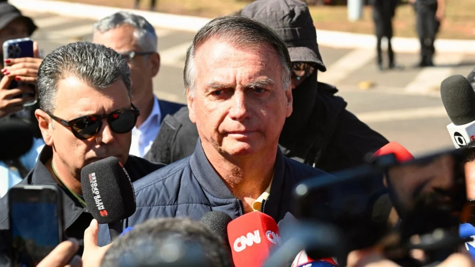 Jair Bolsonaro é colocado em prisão domiciliar por decisão de Moraes; veja medidas cautelares