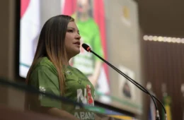 Joana Darc deixa Secretaria de Proteção Animal e governo nomeia substituto interino