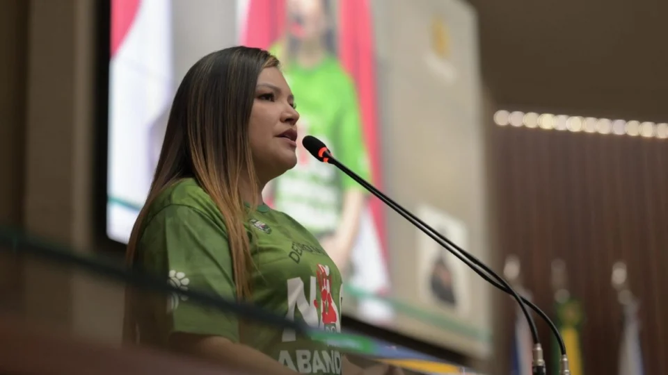 Joana Darc deixa Secretaria de Proteção Animal e governo nomeia substituto interino