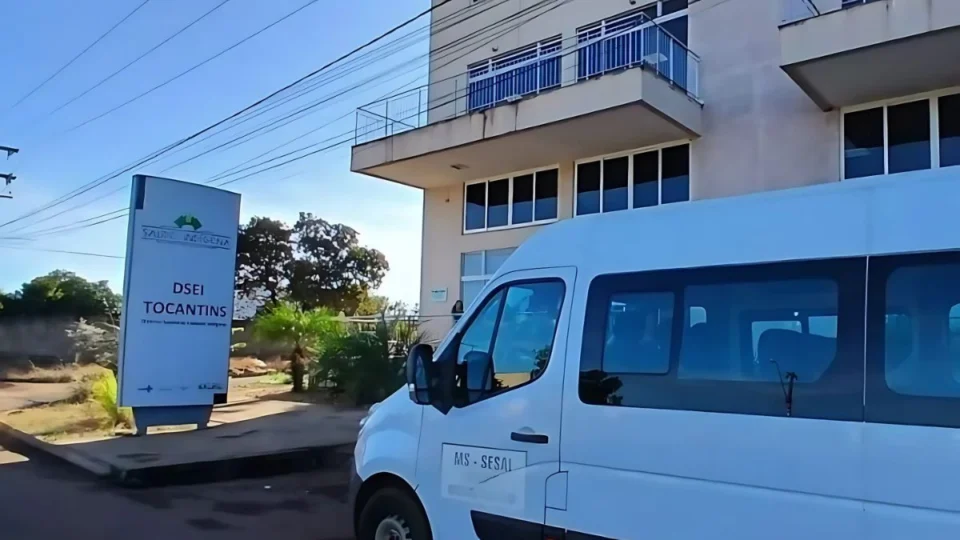 Família encontra lixo junto ao corpo de idosa Xerente durante enterro no Tocantins