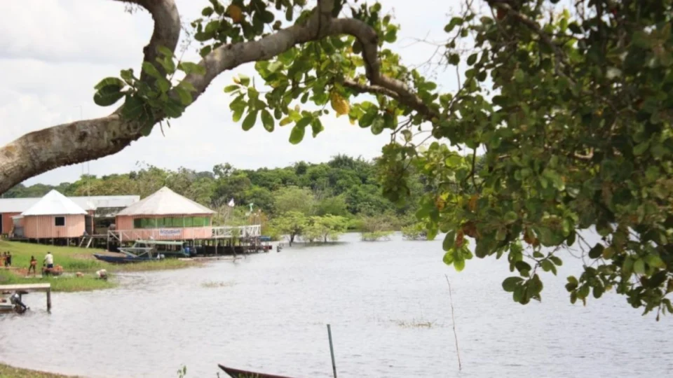 Iranduba entra em situação de emergência após enchentes; Governo Federal vai liberar auxílio ao município