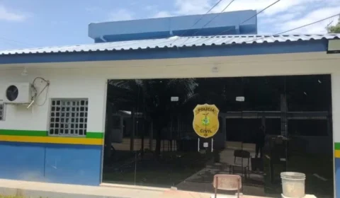 Mulher dividia cela com 45 homens em delegacia superlotada no Amazonas
