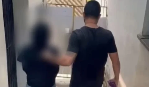 Mulher é presa após matar marido com golpe no coração em Manacapuru; motivação seria brigas entre o casal