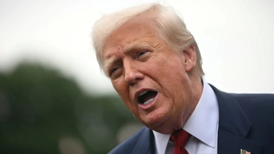 Trump retorna a Washington após operação dos EUA na Venezuela