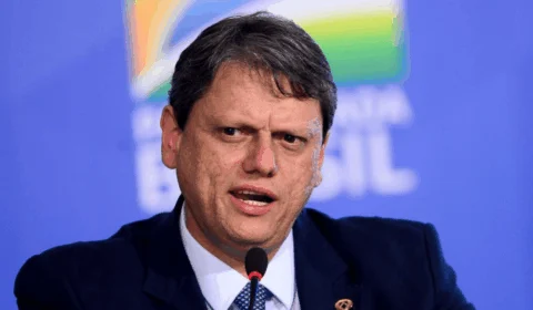 Em Brasília, Tarcísio foca em anistia enquanto STF julga Bolsonaro