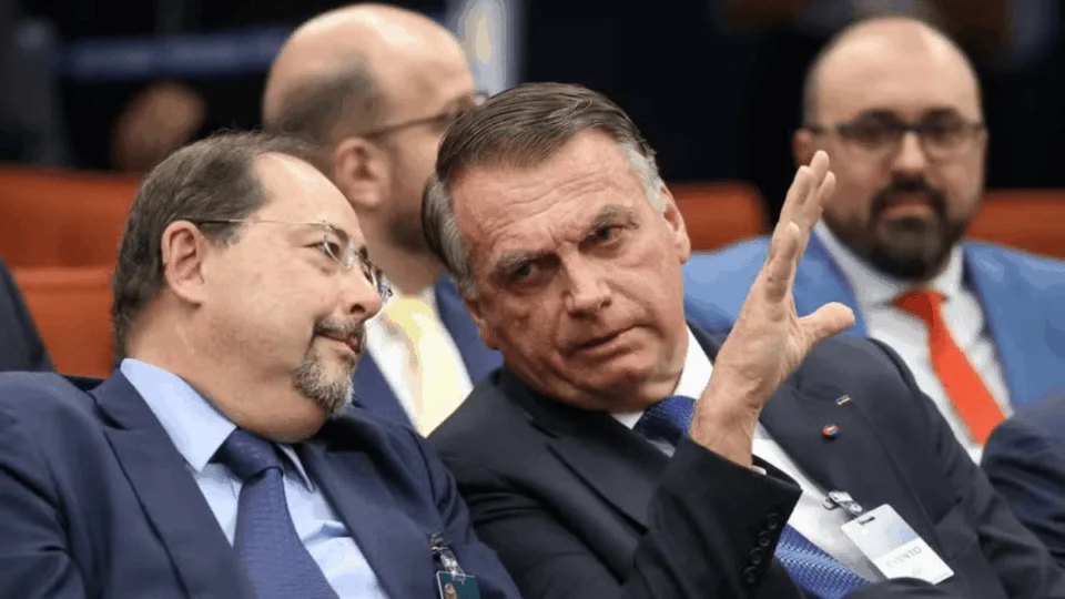 Presença de Bolsonaro em julgamento no STF ‘depende dos médicos’, diz advogado