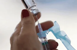 Campanha nacional busca imunizar 7 milhões de adolescentes contra HPV