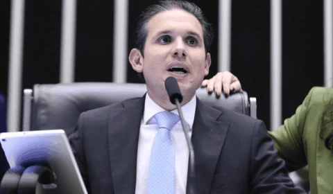 Motta convoca líderes para debater anistia a envolvidos no 8 de janeiro nesta terça-feira (16)
