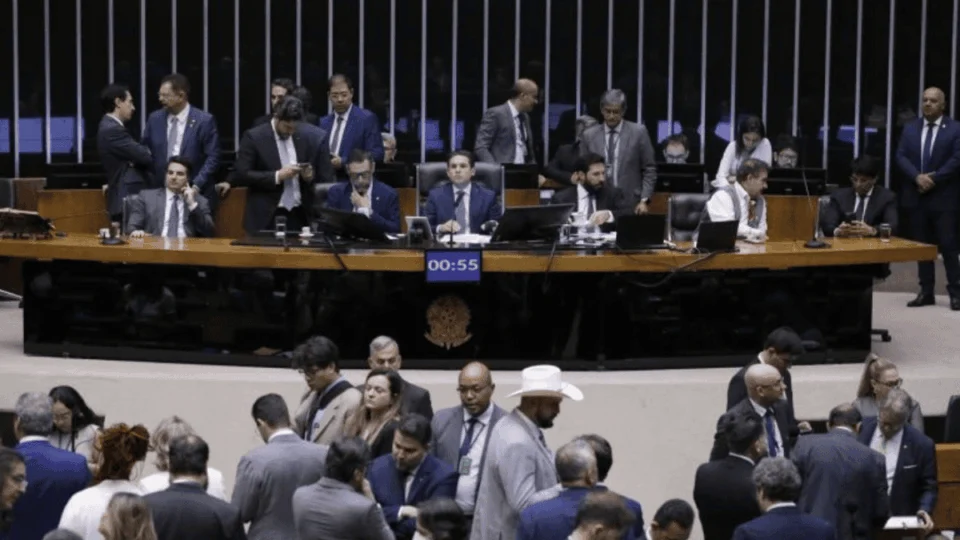 PEC da Blindagem é aprovada na Câmara; saiba como votaram os deputados do Norte