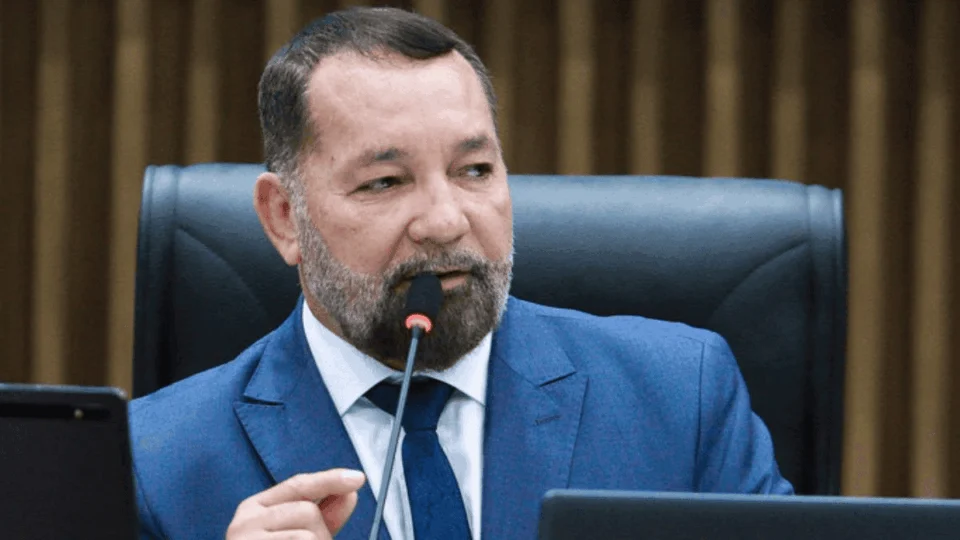 Vereador destaca desafios da moradia digna e defende soluções conjuntas para Manaus