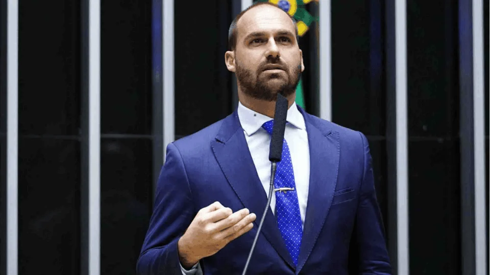 Motta barra Eduardo Bolsonaro na liderança da minoria e Conselho de Ética analisa quebra de decoro