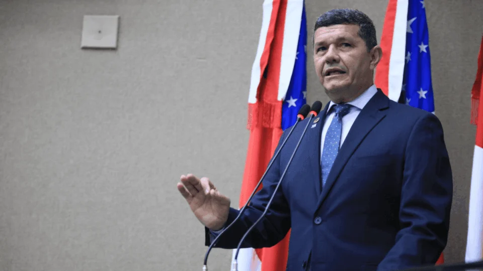 Dan Câmara aponta entrega da ponte do Rio Curuçá como marco na recuperação da BR-319