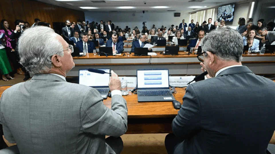 Projeto que amplia faixa de isenção do IR para quem ganha até R$ 5 mil avança no Senado