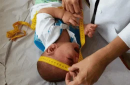 Indenização de R$ 50 mil e pensão vitalícia começam a ser pagas a famílias afetadas pelo Zika