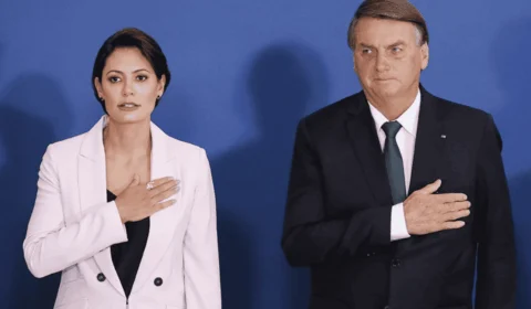 ‘Meu amor está bem’, diz Michelle após crise de soluços e vômitos de Bolsonaro