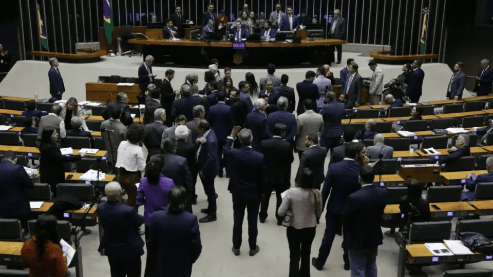 Fux mantém número atual de deputados federais para eleições de 2026