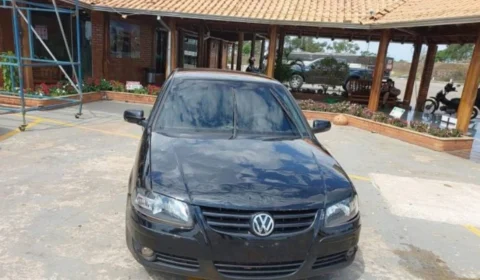 Homem é amarrado após abastecer carro furtado e tentar fugir em Vilhena