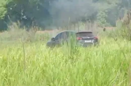 VÍDEO: Carro roubado é incendiado por criminosos em mata na zona Leste de Porto Velho