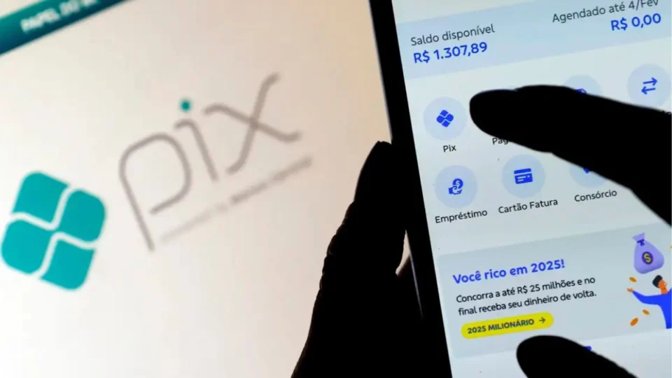 PIX apresenta falha e usuários relatam dificuldades em diferentes bancos nesta segunda