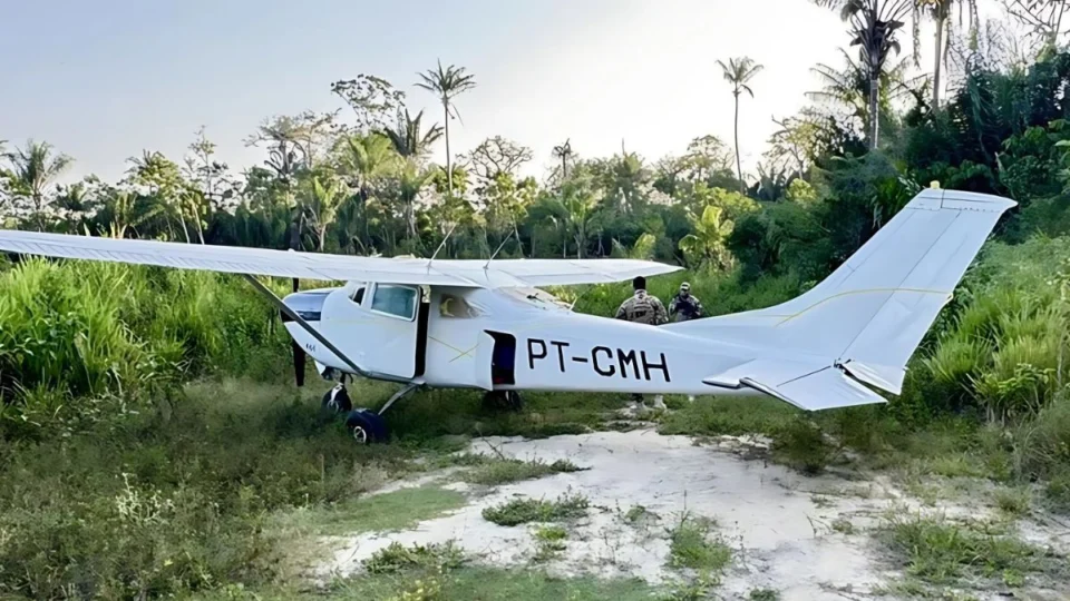 PRF apreende aeronaves usadas em garimpo ilegal em Mucajaí