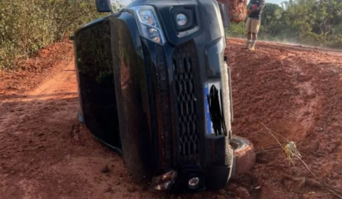 Equipe do deputado Amom Mandel sofre acidente na BR-319 durante gravações de documentário
