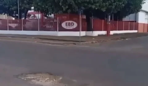 Mulher rompe joelho após cair em buraco na Ataíde Teive em Boa Vista