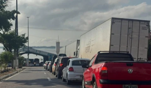 Feriado no Amazonas provoca fila quilométrica de veículos em Manaus; confira trecho