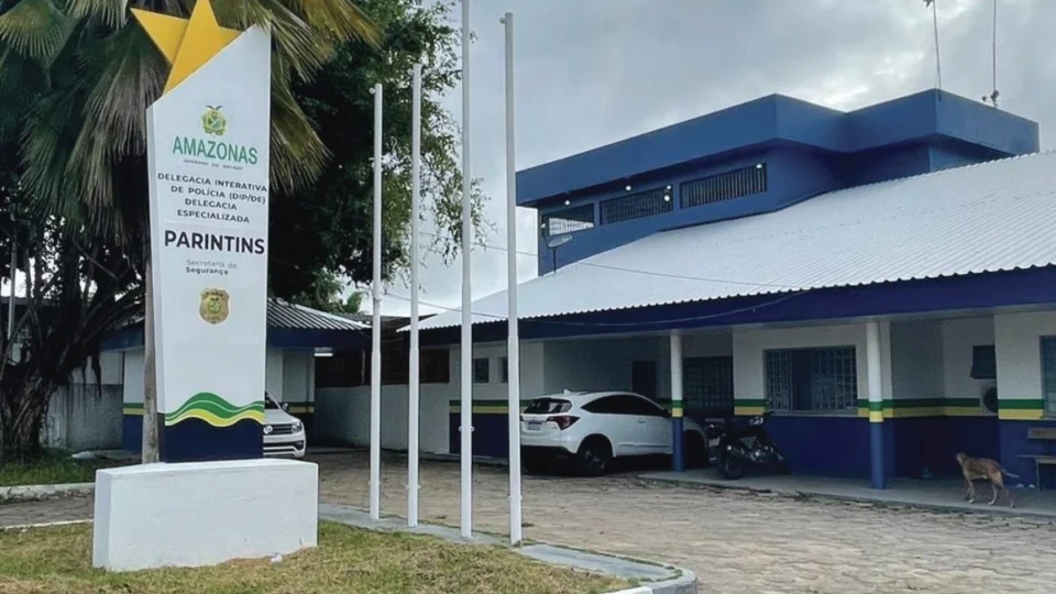 Homem quebra crânio de companheira com capacete e suspeito é preso em local de trabalho no Amazonas
