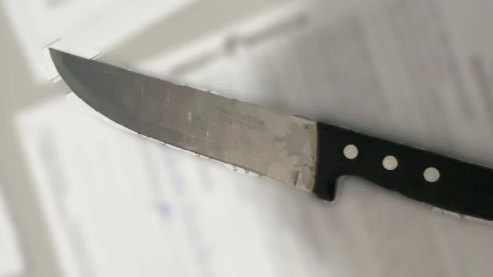 Jovem ameaça mãe com faca para comprar drogas no interior do Amazonas