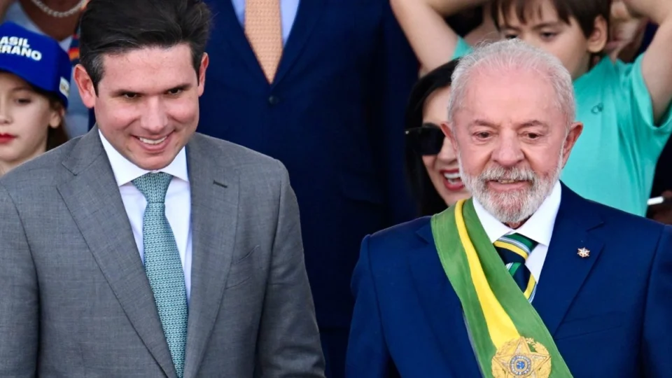 Lula garante que vetaria projeto de anistia a Bolsonaro caso seja aprovado