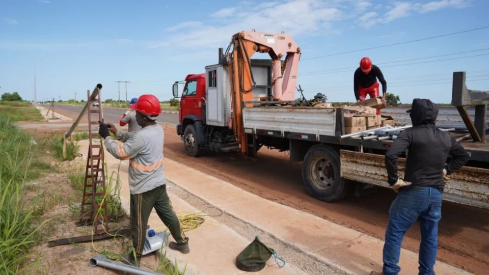 Primeiro trecho da iluminação da RR-205 entra em operação em outubro