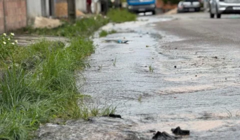 Moradores de Santa Etelvina enfrentam um mês de transtornos por vazamento de água