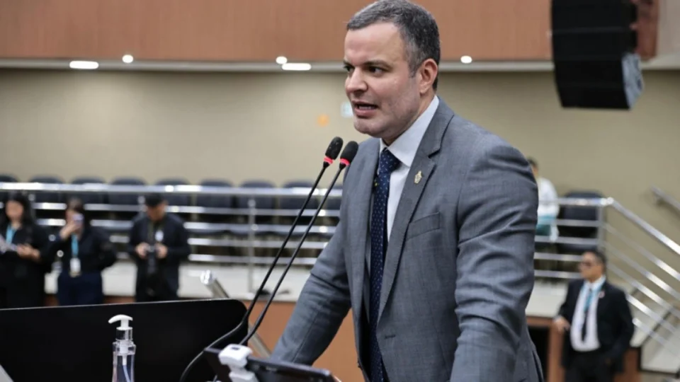Vereador de Manaus fala sobre necessidade de melhorias no setor do transporte coletivo