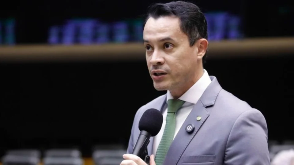 PSD repudia vereador de Normandia e anuncia processo disciplinar para expulsão do parlamentar