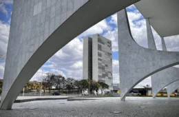 Impasse adia votação da LDO 2026 no Congresso; entenda