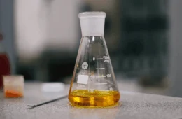 Exames descartam presença de metanol em casos investigados no Acre