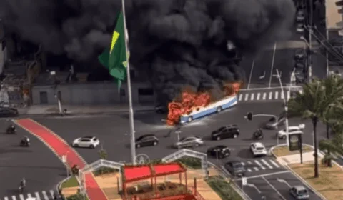 Incêndio: ônibus em Belém pega fogo e assusta moradores; veja vídeo