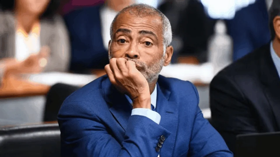 Mansão, carros e lancha: bens de Romário vão a leilão no para quitar dívida de 20 anos