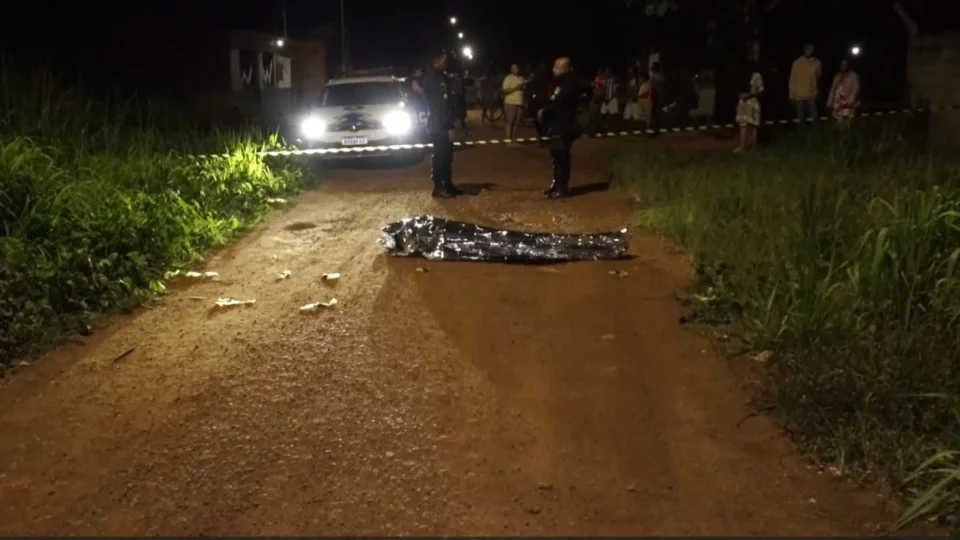 VÍDEO: Jovem é executado a tiros na zona Leste de Porto Velho; suspeitos fugiram após o crime