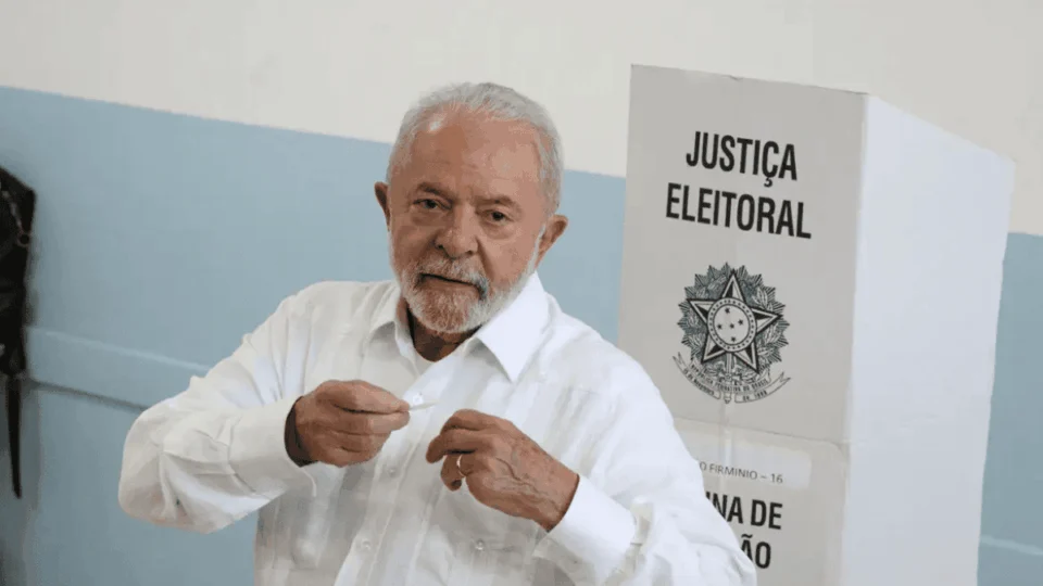 Lula supera todos os adversários em simulações de segundo turno para 2026, diz pesquisa