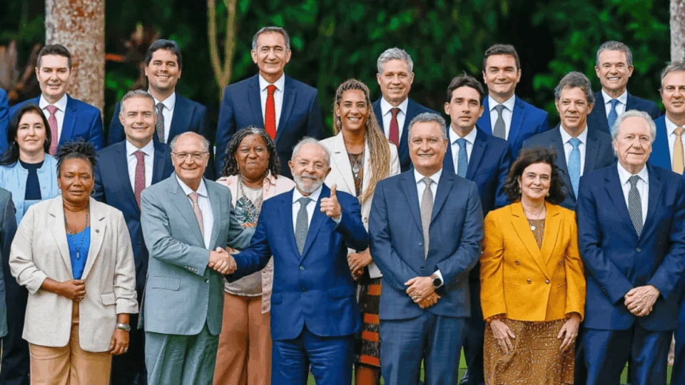 Lula garante liberdade para ministros concorrerem às próximas eleições: ‘não vou impedir surgimento de novas lideranças’