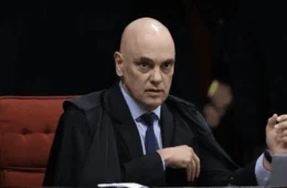 Moraes acusa advogados de ‘manobra procrastinatória’ e retira defesa de réus