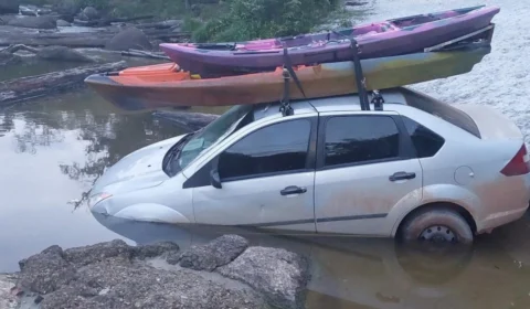 Idosa morre atropelada por carro desgovernado em balneário de Candeias do Jamari