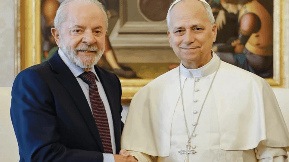 COP30: Lula encontra Papa e faz convite, mas visita do pontífice não será possível